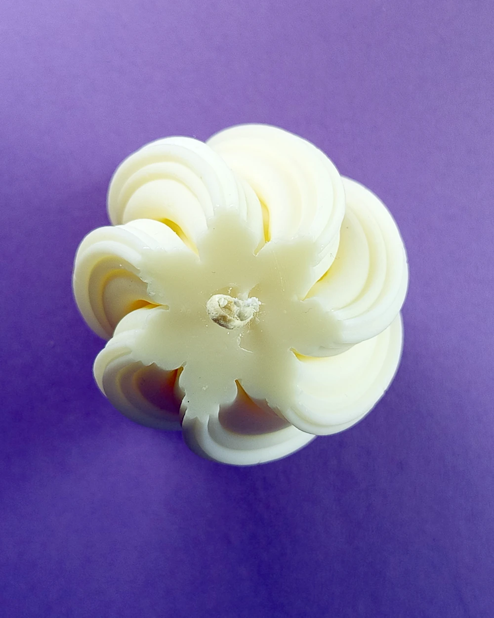 Artystyczna Spirala – Naturalna Świeca z Wosku Sojowego - obrazek 3