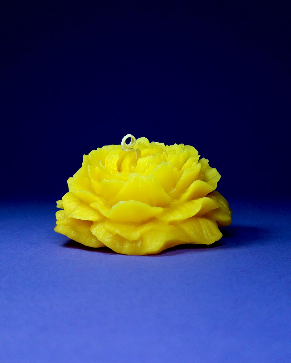 Piwonia – Świeca z Naturalnego Wosku Pszczelego - obrazek 2