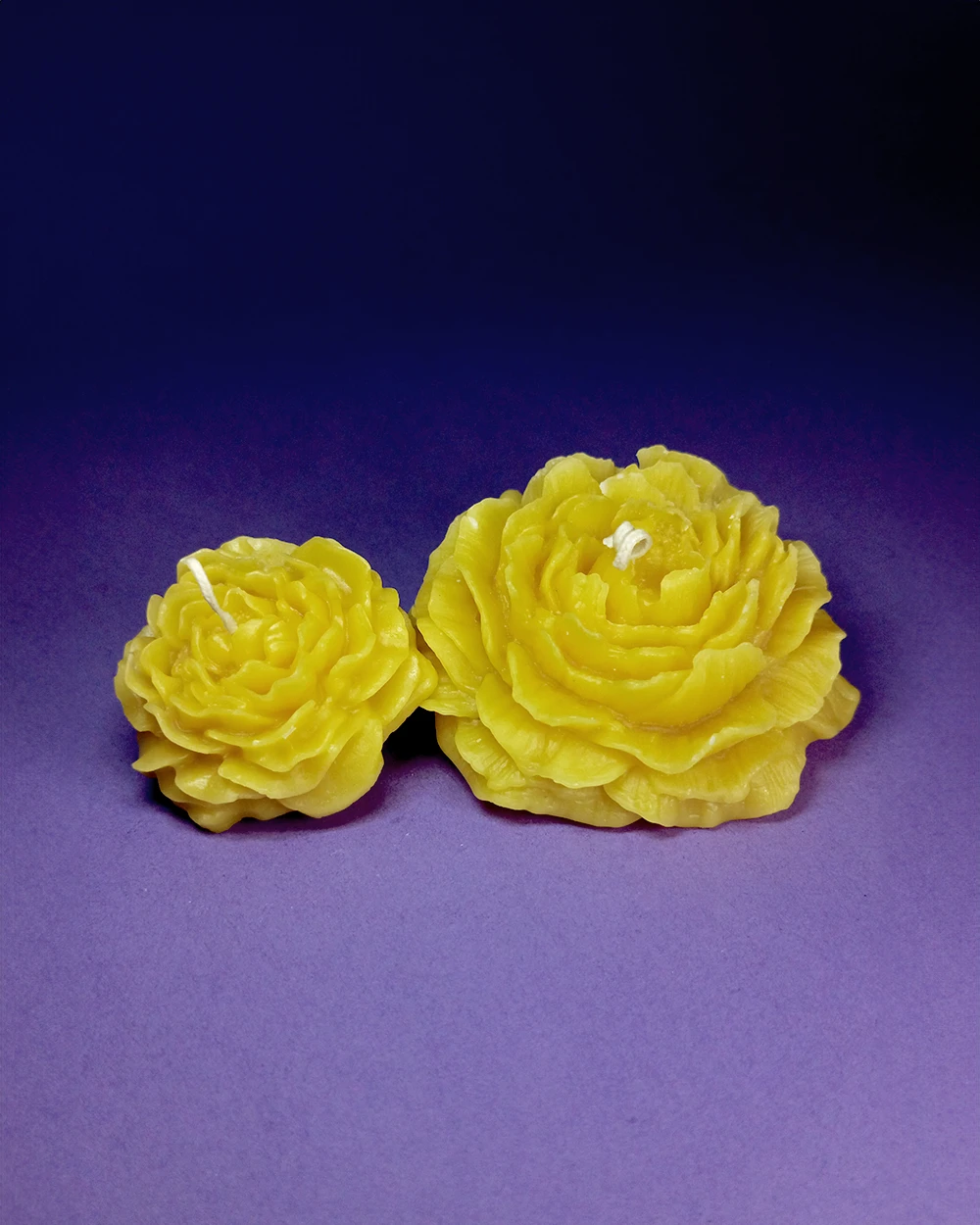 Piwonia – Świeca z Naturalnego Wosku Pszczelego - obrazek 3