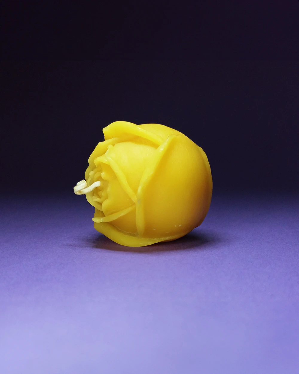 Kwiat Róży – Ozdobna Świeca z Naturalnego Wosku Pszczelego - obrazek 3