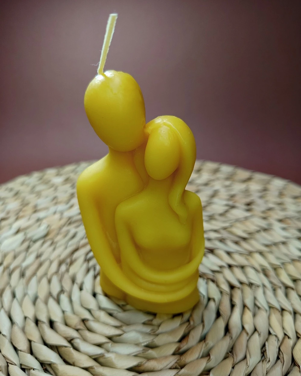 Przytulenie – Romantyczna Świeca Pszczela - obrazek 3