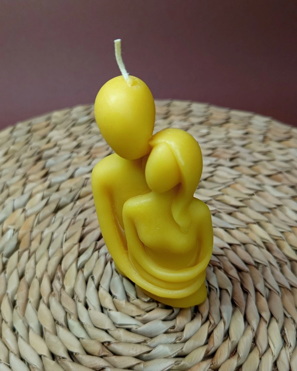 Przytulenie – Romantyczna Świeca Pszczela - obrazek 4