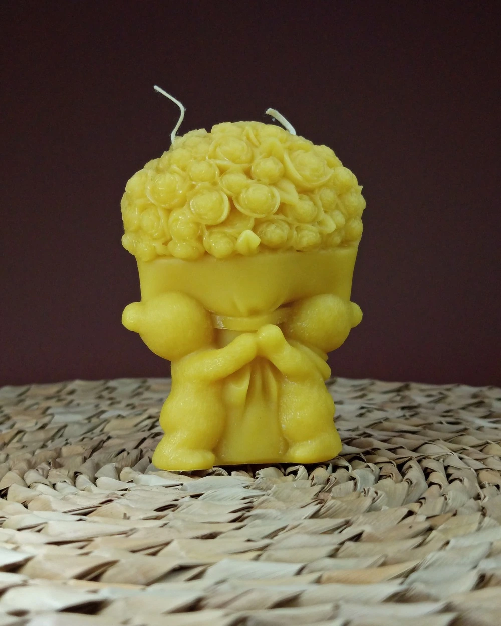 Misie z Różanym Bukietem – Świeca z Wosku Pszczelego - obrazek 4