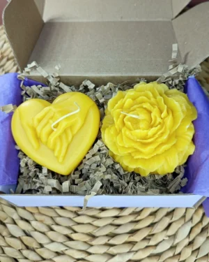 zestaw_prezentowy_wosk_pszczeli_prezent_na_walentynki_świece_serce_piwonia_3 Serce & Piwonia - Zestaw Świec Pszczelich na Prezent