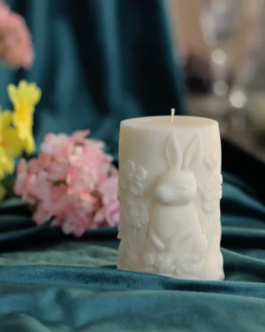 Tuba - Królik Wśród Kwiatów – Świeca Sojowa